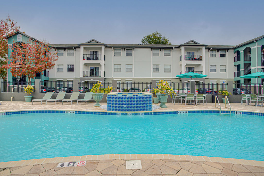 resort style pool student living usf